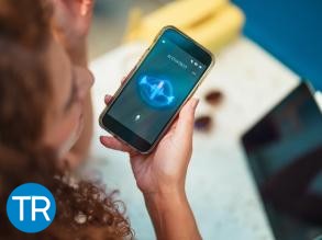 Ricerca FiloBlu: solo 1 Gen Z su 4 si fida dei consigli dell'AI quando fa shopping online